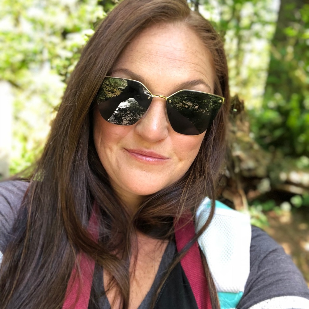 Meet your Posher, Ashley